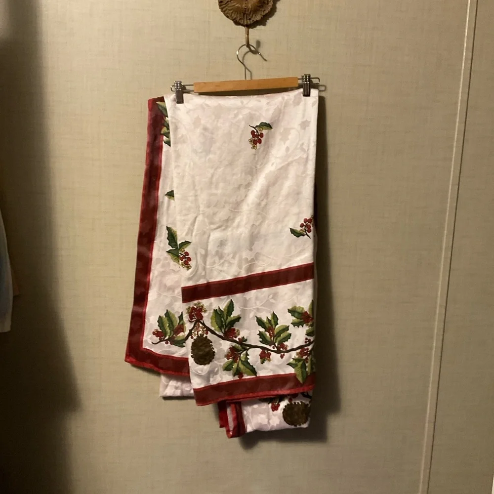 Floral Embroidered Table Runner - Red and Green